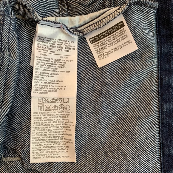 Levi’s Jean Jacket - Picture 5 of 6